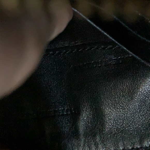 Burberry Black patent Leather Textured Shoulder Bag - Picture 16 of 16